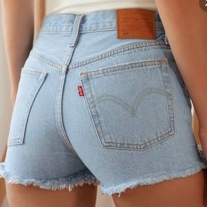 Worn once! - LEVI’S High-Rise Wedgie Fit 100% Cotton Denim Shorts